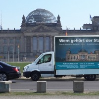 Church state in front of the Reichstag